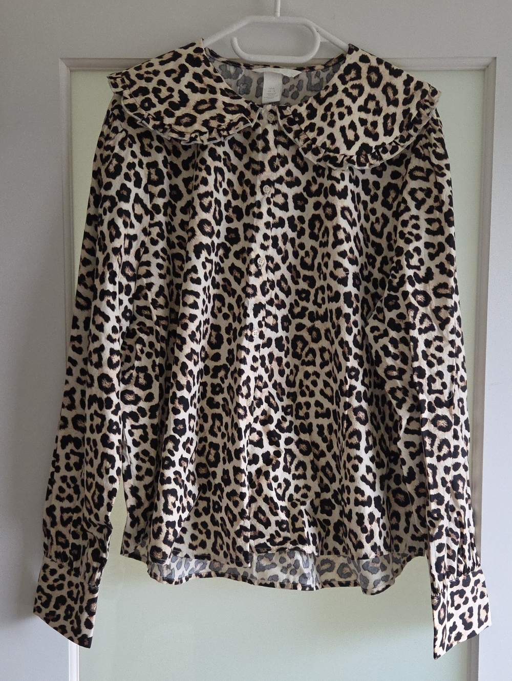 NWT H&M Leopard Print Blouse with Peter Pan Collar - Beige, Black